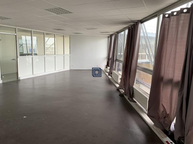 Entrepôt à louer à Morangis - 1 410 m²