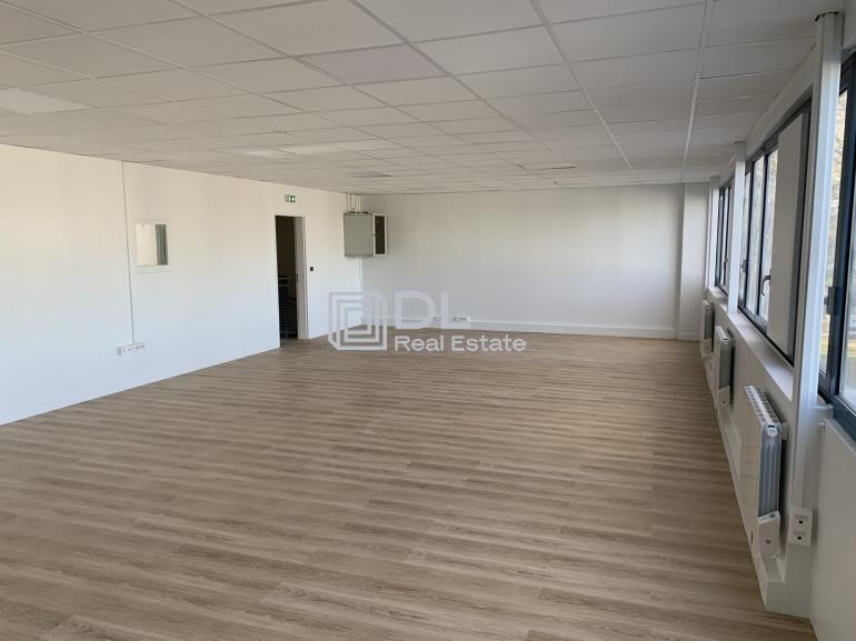 Entrepôt à louer à Fresnes - 520 m²