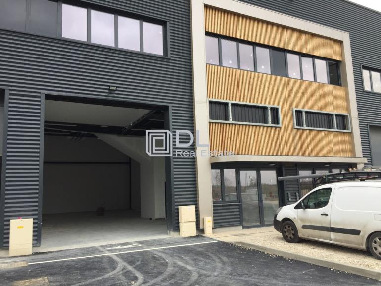 Entrepôt à louer à Vaires-sur-Marne - 700 m²