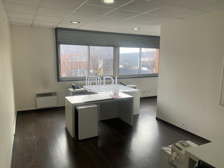 Entrepôt à louer à Bourget - 650 m²