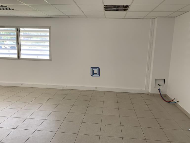 Entrepôt à vendre à Grigny - 1 990 m²