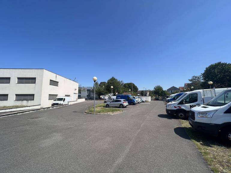 Entrepôt à vendre à Grigny - 1 990 m²