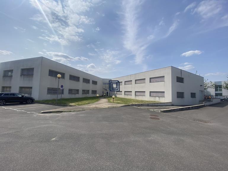 Entrepôt à vendre à Grigny - 1 990 m²