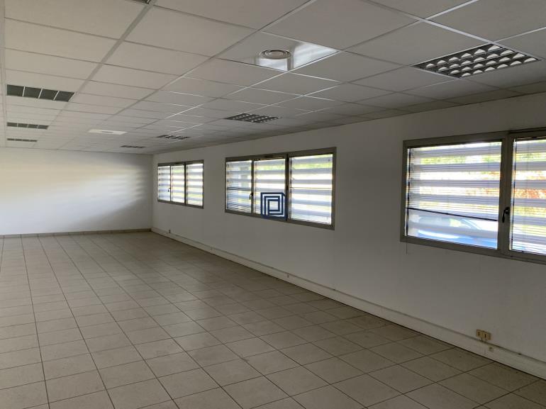 Entrepôt à vendre à Grigny - 1 990 m²