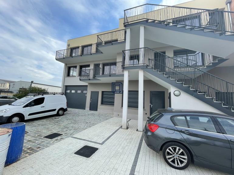 Entrepôt à vendre à Varennes-Jarcy - 600 m²