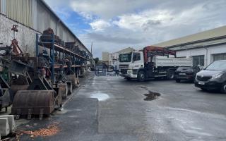 Entrepôt à louer à Villeneuve-le-Roi - 2 000 m²