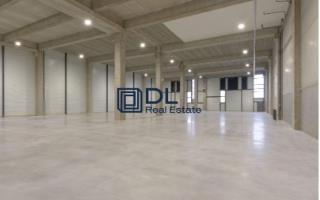 Entrepôt à louer à Élancourt - 13 044 m²