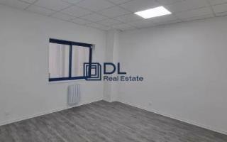 Entrepôt à louer à Lisses - 220 m²