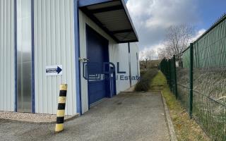 Entrepôt à vendre à Saint-Germain-de-la-Grange - 1 950 m²