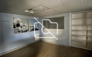 Entrepôt à vendre à Magny-les-Hameaux - 541 m²