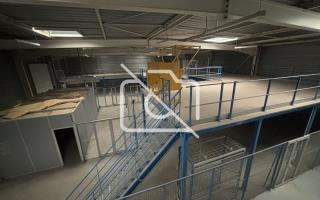 Entrepôt à louer à Coignières - 1 304 m²