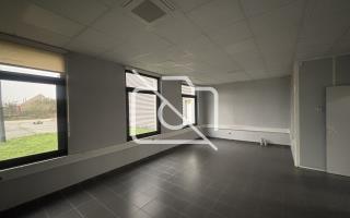 Entrepôt à louer à Coignières - 1 304 m²