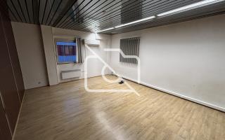 Entrepôt à louer à Buc - 841 m²