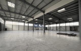 Entrepôt à vendre à Méré - 2 100 m²