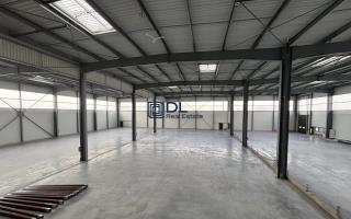 Entrepôt à vendre à Méré - 2 100 m²