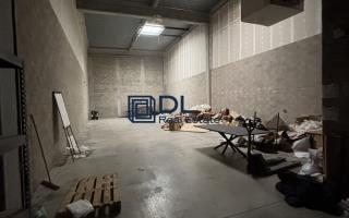 Entrepôt à louer à Bois-d Arcy - 360 m²