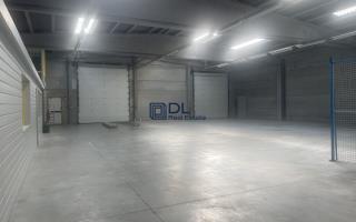 Local commercial à louer à Templemars - 674 m²