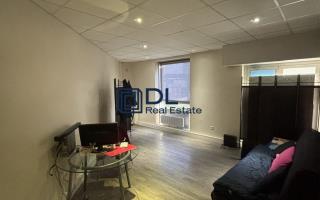 Entrepôt à vendre à Essarts-le-Roi - 953 m²