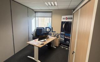 Entrepôt à vendre à Essarts-le-Roi - 953 m²