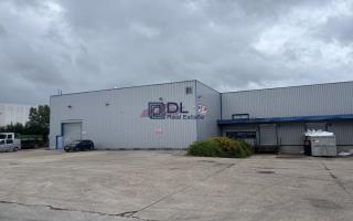 Entrepôt à vendre à Santeny - 5 400 m²