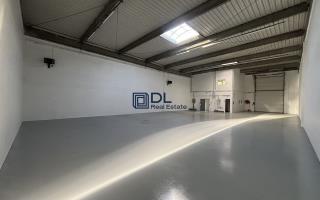 Entrepôt à louer à Coignières - 432 m²
