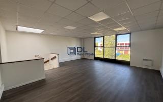 Entrepôt à louer à Coignières - 432 m²