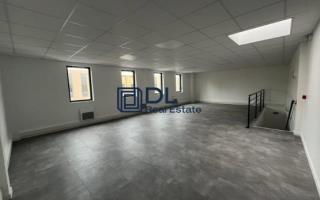 Entrepôt à louer à Mureaux - 3 266 m²