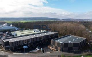 Entrepôt à louer à Mureaux - 3 266 m²