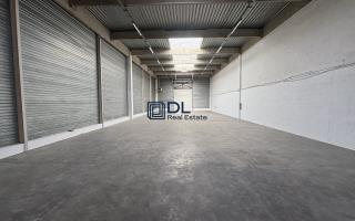 Entrepôt à louer à Coignières - 443 m²